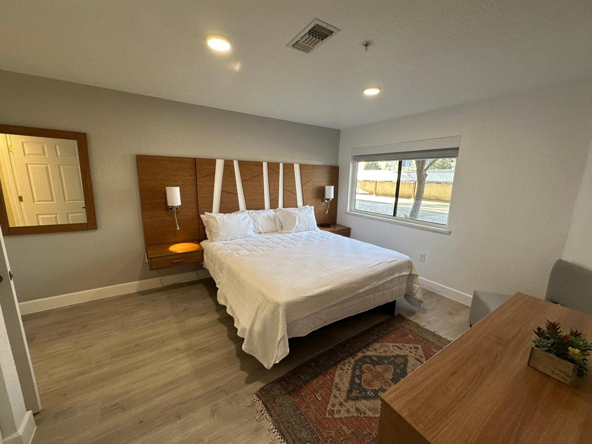 B&J Hotels Roswell Extérieur photo