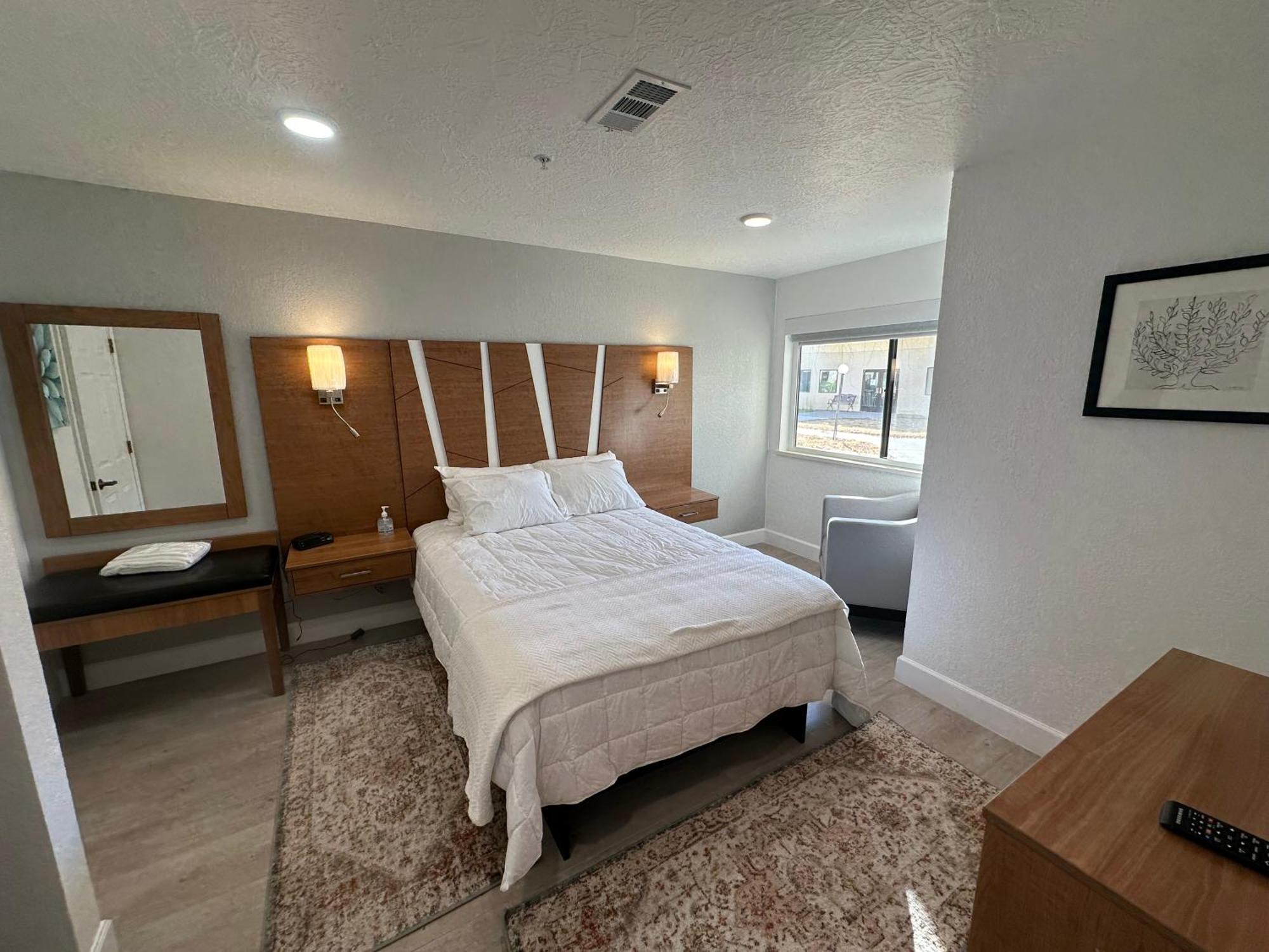B&J Hotels Roswell Extérieur photo