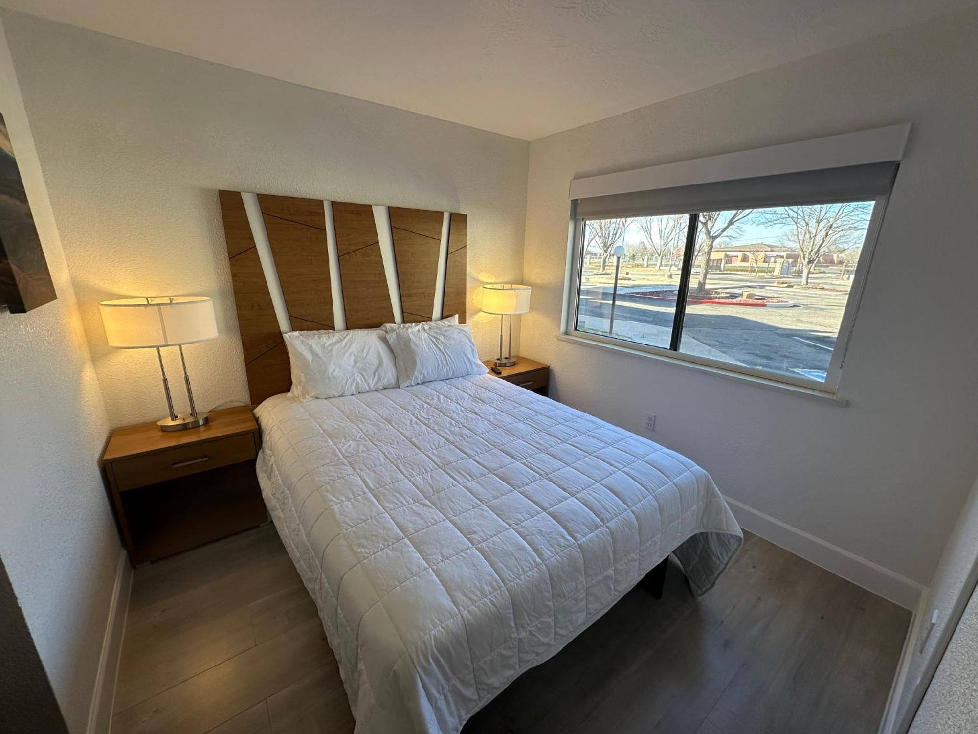 B&J Hotels Roswell Extérieur photo